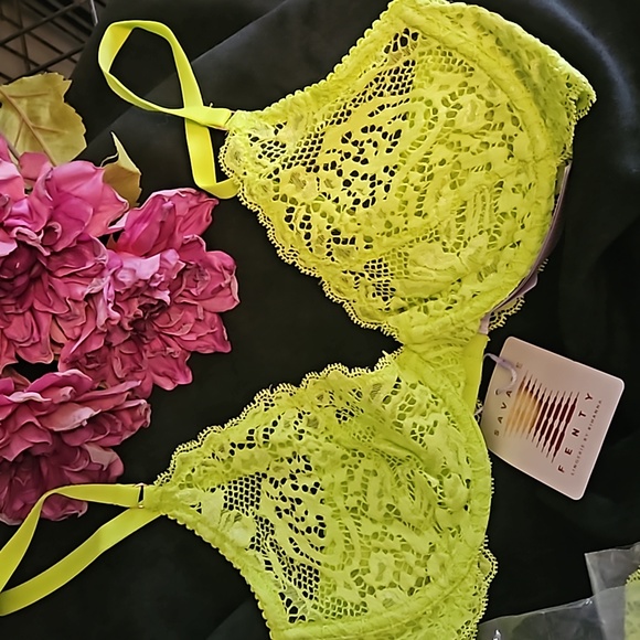 NIP SAVAGEXFENTY Alien Animal Lace Unlined Plunge Bra Twisted Lime Green 34D - Picture 6 of 11